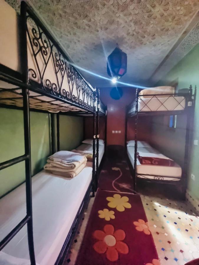 里亚德詹娜红旅馆
